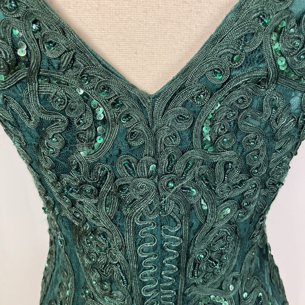 B34" W28" H32" L36" / Emerald Green / Used B34" W28" H32" L36" / Emerald Green / Used
